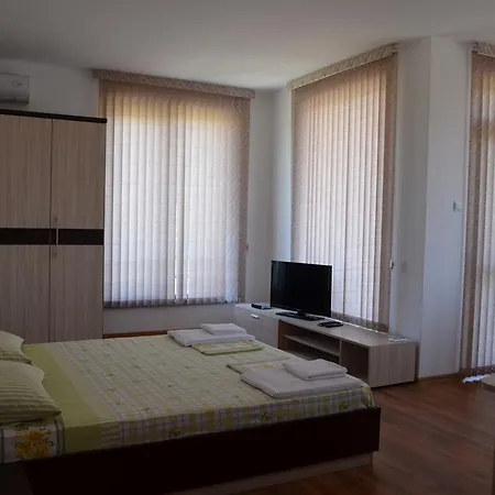 Georgievi 3*