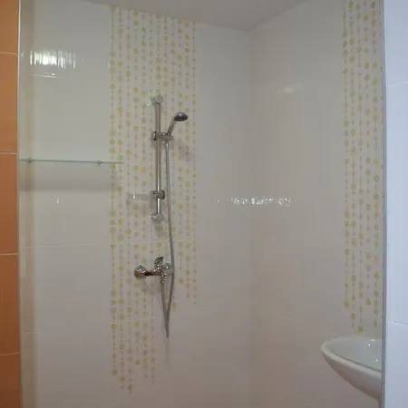 Georgievi 3*